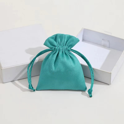 กระเป๋าใส่เครื่องประดับ Drawstring สีลูกกวาดถุงกำมะหยี่ขนาดเล็กสำหรับเครื่องประดับ
