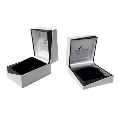 กล่องบรรจุภัณฑ์แหวนจี้สีขาวปิดหอย PU Jewellery Gift Box
