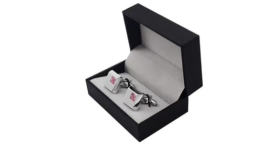 ของขวัญหนังเทียมสีดำกล่องบรรจุ Cufflink Boxes บรรจุภัณฑ์ด้วย Elastic