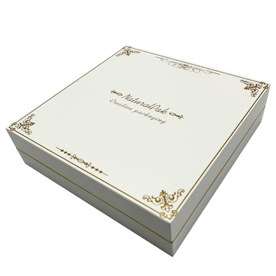 กล่องบรรจุภัณฑ์เครื่องประดับลายกุหลาบทองห่อด้วยกระดาษพิเศษสีขาว